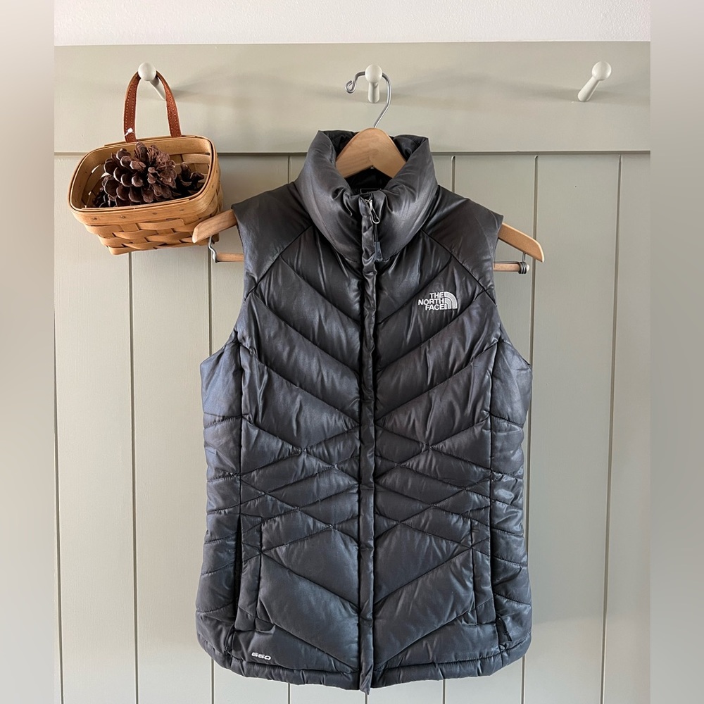 The North Face Women's Black 550 Down Quilted Puffer Vest - Size S/P